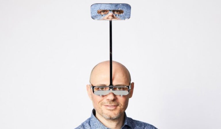 Briti disainer ja tööstur tegi periskoopprillid, et lühikesed saaksid üle pikkade näha
