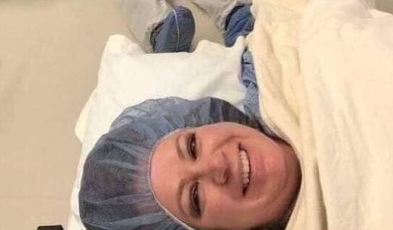 Värske ema selfie sünnituspalatist