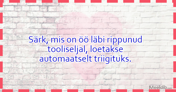 Särk, mis on öö läbi rippunud tooliseljal