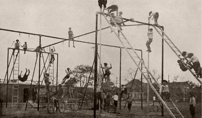 Laste mänguväljak. Dallas, 1900