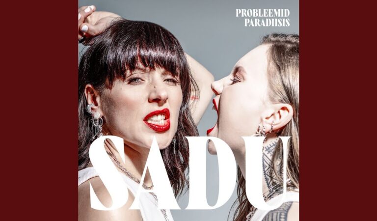 Läbi roosipõõsaste