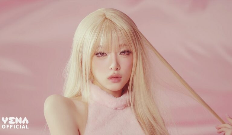 YENA(최예나) – ‘캐치 캐치’ M/V