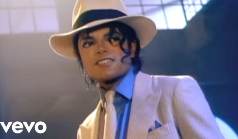 Michael Jackson – Smooth Criminal (Official Video)