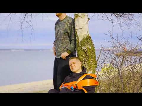 kanapoeg, Kermo Murel, kohver ft. kurvad uudised – vastu puud