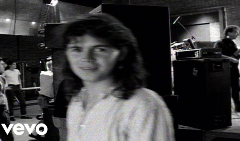 Cutting Crew – (I Just) Died In Your Arms (Official Music Video)